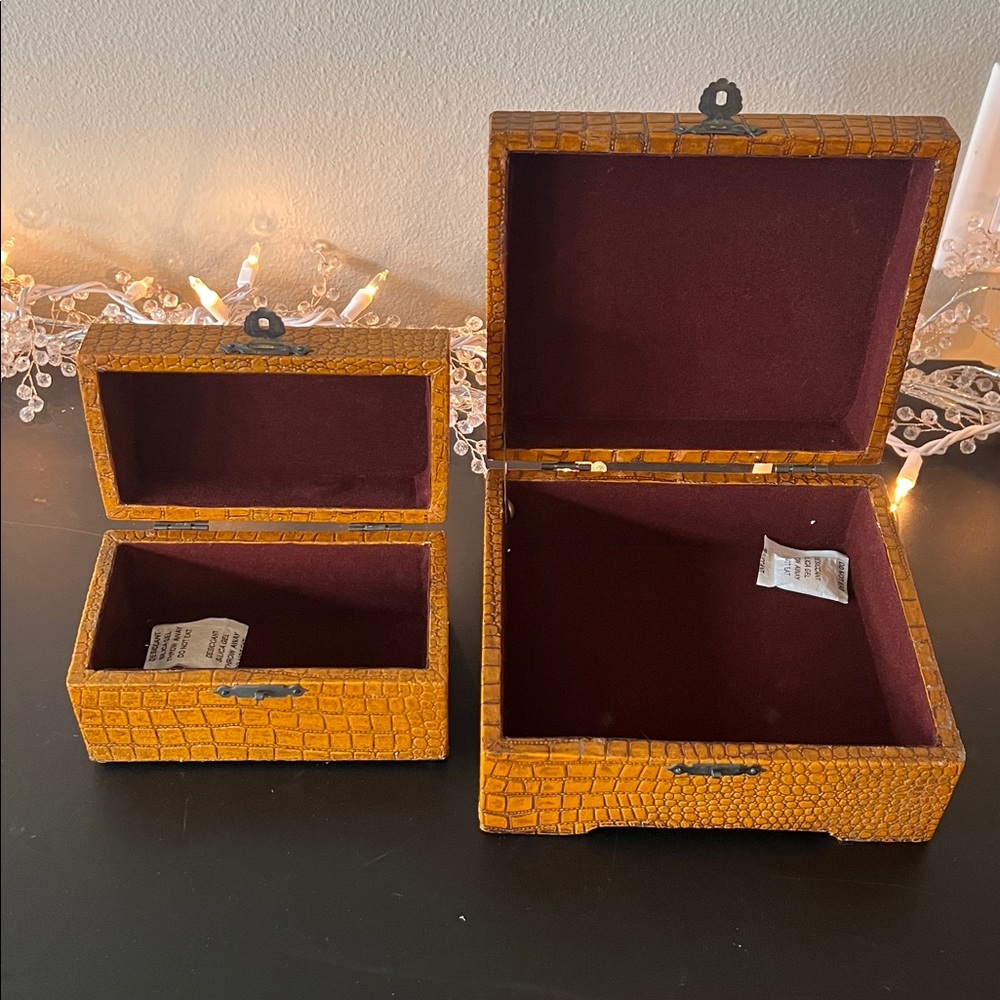 BNIB Southern Living At Home Brown Faux Leather Box #40287 - Picture 3 of 8